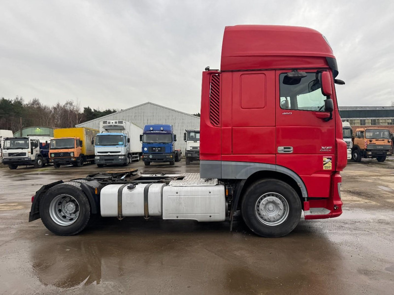 DAF XF 460 Super Space Cab (MANUAL GEARBOX / BOITE MANUELLE / 848.000 km !!!) - Cabeza tractora: foto 4 DAF XF 460 Super Space Cab (MANUAL GEARBOX / BOITE MANUELLE / 848.000 km !!!) - Cabeza tractora: foto 4