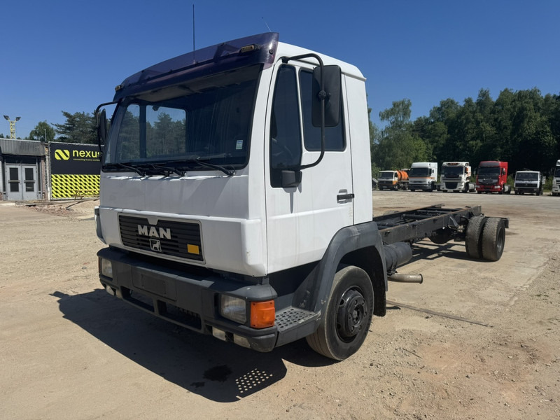 MAN 12.224 (MANUAL GEARBOX / EURO 2 / BELGIAN TRUCK IN GOOD CONDITION !!!) - Chasis camión: foto 2 MAN 12.224 (MANUAL GEARBOX / EURO 2 / BELGIAN TRUCK IN GOOD CONDITION !!!) - Chasis camión: foto 2