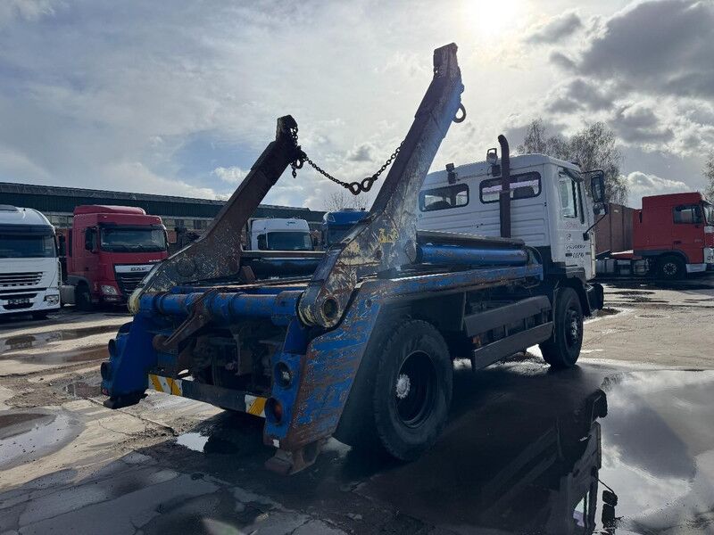 MAN 18.264 (FULL STEEL SUSPENSION / MANUAL GEARBOX / EURO 2 / PERFECT !) - Portacontenedore/ Intercambiable camión: foto 5 MAN 18.264 (FULL STEEL SUSPENSION / MANUAL GEARBOX / EURO 2 / PERFECT !) - Portacontenedore/ Intercambiable camión: foto 5