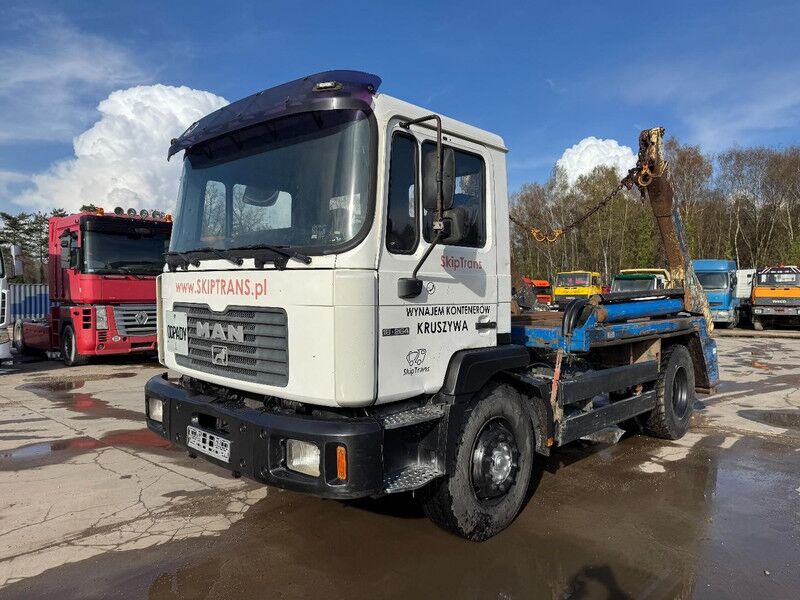 MAN 18.264 (FULL STEEL SUSPENSION / MANUAL GEARBOX / EURO 2 / PERFECT !) - Portacontenedore/ Intercambiable camión: foto 1 MAN 18.264 (FULL STEEL SUSPENSION / MANUAL GEARBOX / EURO 2 / PERFECT !) - Portacontenedore/ Intercambiable camión: foto 1