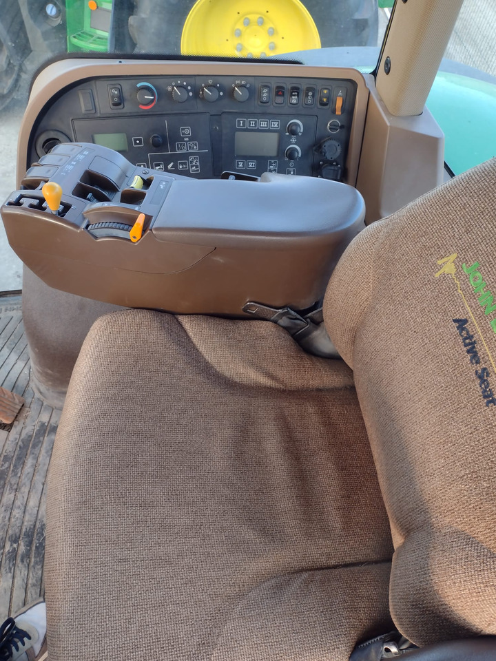 JOHN DEERE 8230 - Tractor: foto 5 JOHN DEERE 8230 - Tractor: foto 5