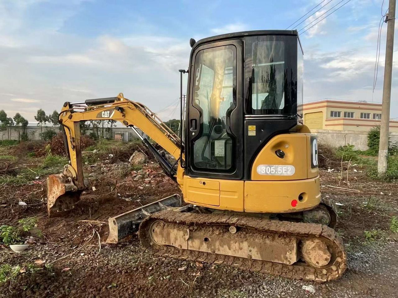 CATERPILLAR used cat 303.5e excavator - Miniexcavadora: foto 1 CATERPILLAR used cat 303.5e excavator - Miniexcavadora: foto 1