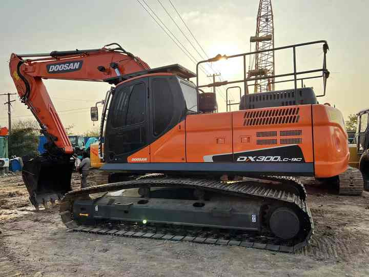 Doosan Construction Equipment Dx300 , Used Earth-moving Machine Doosan Excavator , Doosan Heavy Machines for Sale - Excavadora: foto 2 Doosan Construction Equipment Dx300 , Used Earth-moving Machine Doosan Excavator , Doosan Heavy Machines for Sale - Excavadora: foto 2