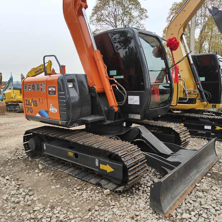 HITACHI ZX70 Original Japan Surplus Hitachi ZX70 for Sale - Excavadora de cadenas: foto 1 HITACHI ZX70 Original Japan Surplus Hitachi ZX70 for Sale - Excavadora de cadenas: foto 1
