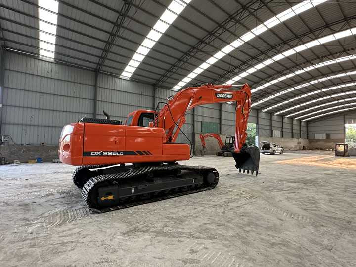 Used Digger Doosan DX225LC-9T Construction Machinery Construction Digger Used Doosan DX225LC-9T Cheap Excavator - Excavadora de cadenas: foto 5 Used Digger Doosan DX225LC-9T Construction Machinery Construction Digger Used Doosan DX225LC-9T Cheap Excavator - Excavadora de cadenas: foto 5