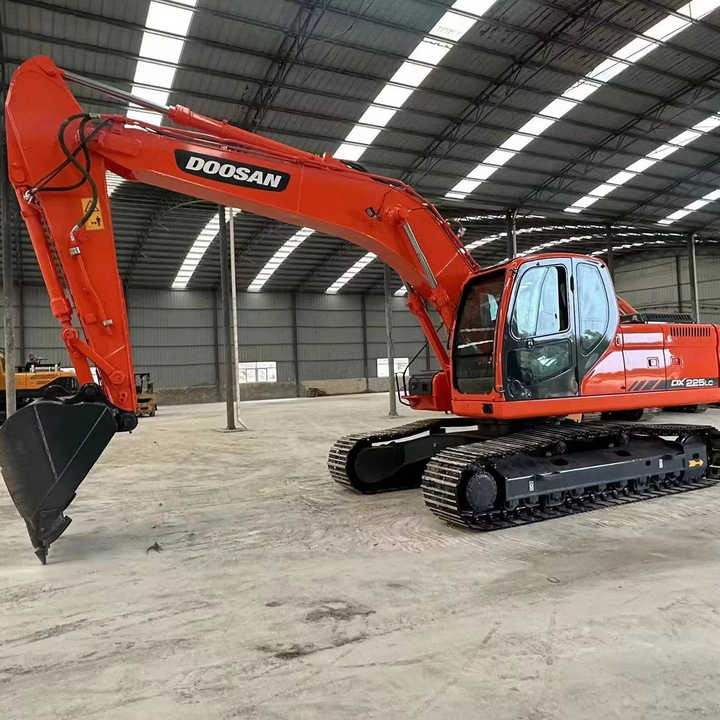 Used Digger Doosan DX225LC-9T Construction Machinery Construction Digger Used Doosan DX225LC-9T Cheap Excavator - Excavadora de cadenas: foto 1 Used Digger Doosan DX225LC-9T Construction Machinery Construction Digger Used Doosan DX225LC-9T Cheap Excavator - Excavadora de cadenas: foto 1