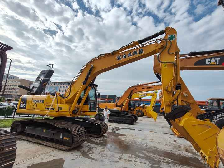 Used Excavator Komatsu PC200-8 with Good Condition and Low Hours - Excavadora: foto 5 Used Excavator Komatsu PC200-8 with Good Condition and Low Hours - Excavadora: foto 5