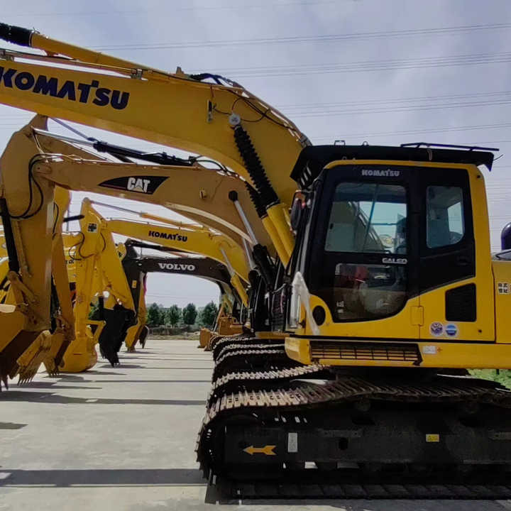 Used Excavator Komatsu PC200-8 with Good Condition and Low Hours - Excavadora: foto 1 Used Excavator Komatsu PC200-8 with Good Condition and Low Hours - Excavadora: foto 1
