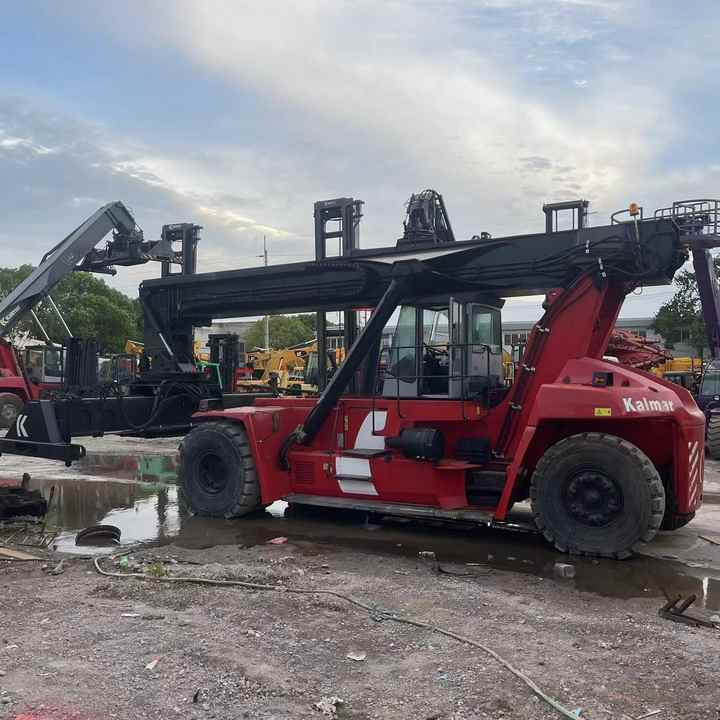 Used KALMAR DRF450-60S5 Port Reach Stacker Container Dedicated 45t - Reach stacker: foto 4 Used KALMAR DRF450-60S5 Port Reach Stacker Container Dedicated 45t - Reach stacker: foto 4
