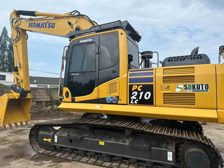 Used Komatsu PC210-8 for sale at an affordable price - Excavadora: foto 3 Used Komatsu PC210-8 for sale at an affordable price - Excavadora: foto 3