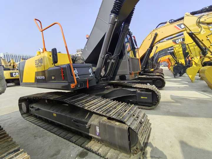 Used Original Volvo Brand Ec240d Low Working Hours Used Excavator Volvo Ec240 Cheap Price Construction Machine Volvo240 290 - Excavadora de cadenas: foto 2 Used Original Volvo Brand Ec240d Low Working Hours Used Excavator Volvo Ec240 Cheap Price Construction Machine Volvo240 290 - Excavadora de cadenas: foto 2