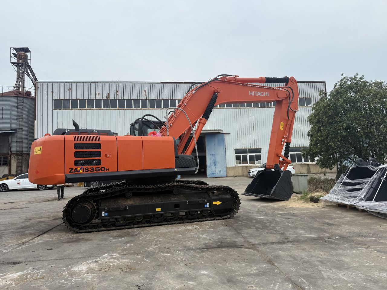 Hitachi Used Hitachi 350-5g Excavator Construction Machinery at low price - Excavadora de cadenas: foto 4 Hitachi Used Hitachi 350-5g Excavator Construction Machinery at low price - Excavadora de cadenas: foto 4