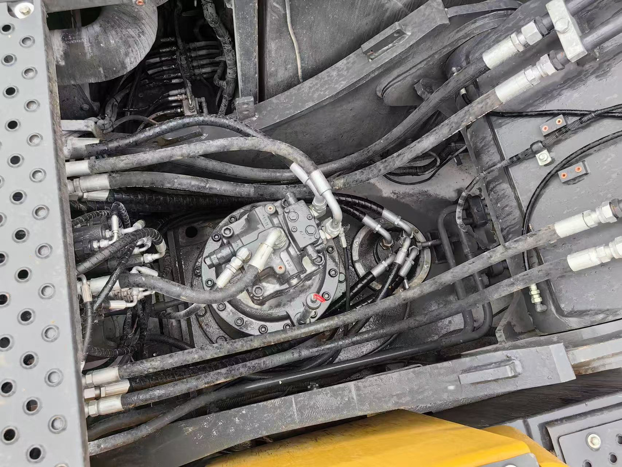 Excavadora de cadenas volvo ec240 [ Copy ]: foto 13