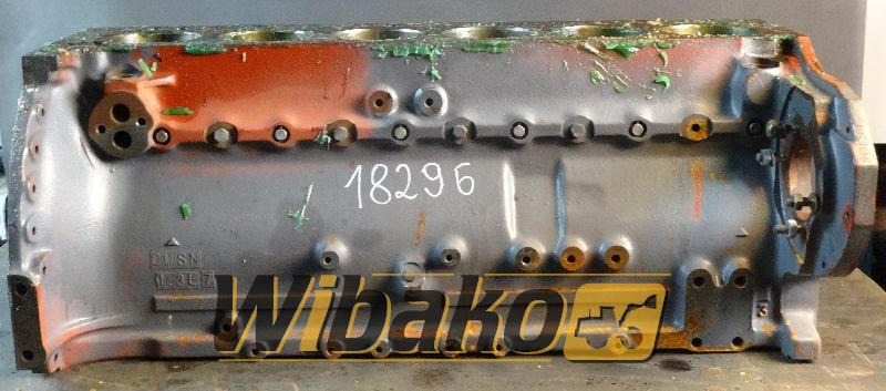 Block Engine / Motor Deutz BF6L913 4155075R - Bloque de cilindros para Maquinaria de construcción: foto 1 Block Engine / Motor Deutz BF6L913 4155075R - Bloque de cilindros para Maquinaria de construcción: foto 1