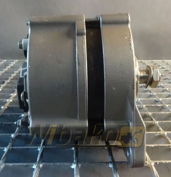 Bosch 0120469032 - Alternador para Maquinaria de construcción: foto 1 Bosch 0120469032 - Alternador para Maquinaria de construcción: foto 1