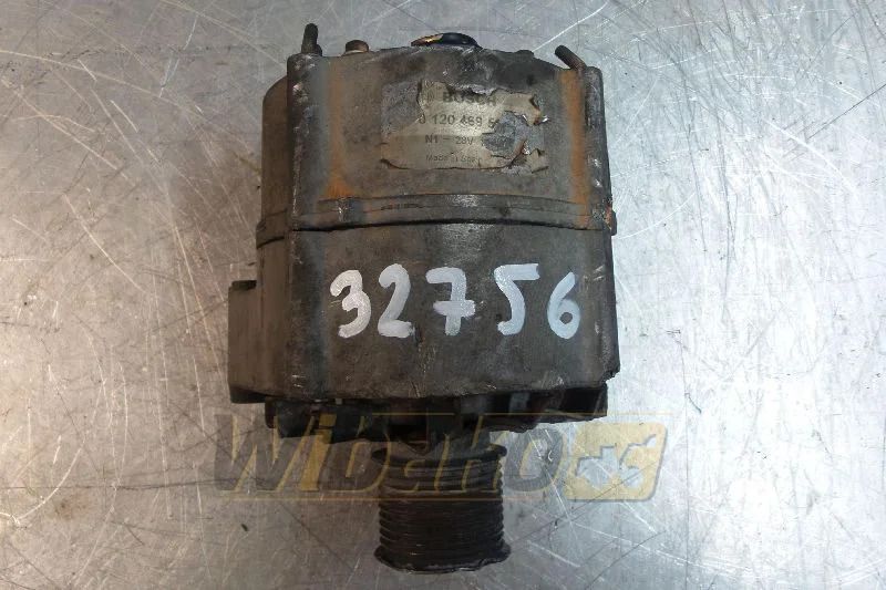 Bosch 01204695** - Alternador para Maquinaria de construcción: foto 1 Bosch 01204695** - Alternador para Maquinaria de construcción: foto 1