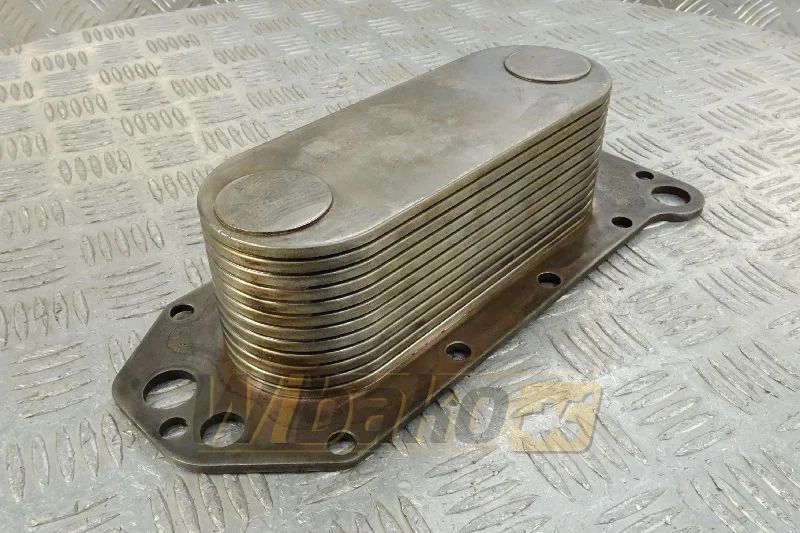 Cummins 3974815 - Enfriador de aceite para Maquinaria de construcción: foto 1 Cummins 3974815 - Enfriador de aceite para Maquinaria de construcción: foto 1
