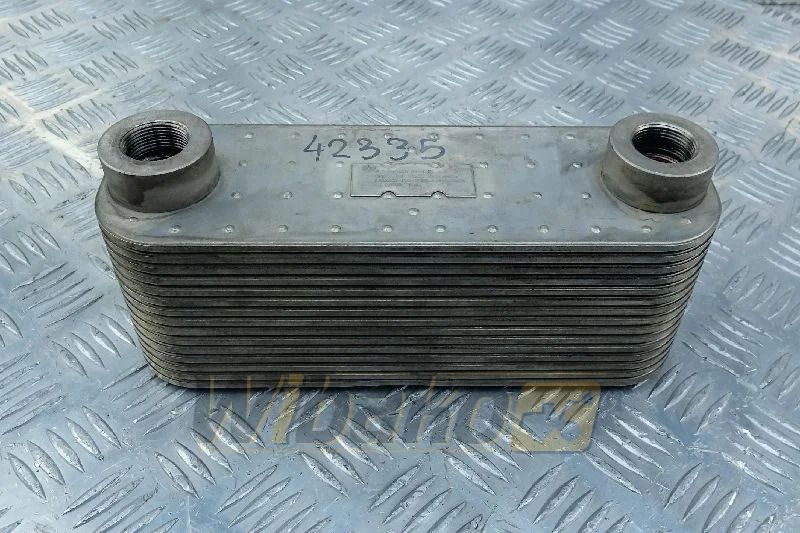 Deutz 04209932 - Enfriador de aceite para Maquinaria de construcción: foto 1 Deutz 04209932 - Enfriador de aceite para Maquinaria de construcción: foto 1