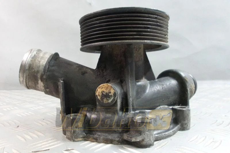 Deutz TCD2012 72S7546 - Bomba de agua: foto 1 Deutz TCD2012 72S7546 - Bomba de agua: foto 1