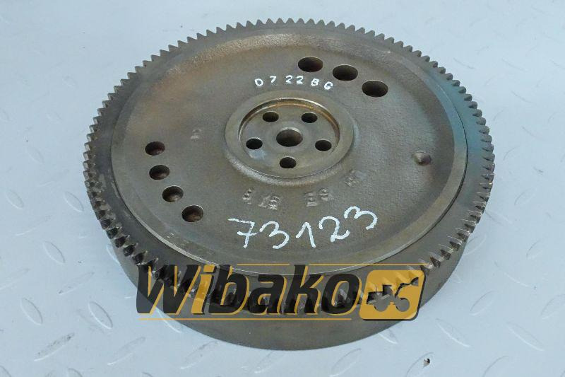 Flywheel for engine Kubota D722 16813-25010 - Volante de inercia para Maquinaria de construcción: foto 1 Flywheel for engine Kubota D722 16813-25010 - Volante de inercia para Maquinaria de construcción: foto 1