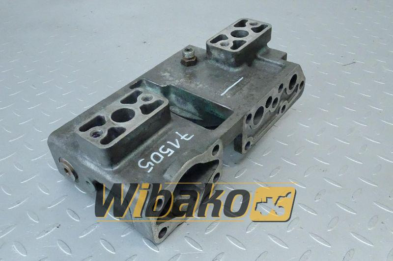 Oil filter bracket for engine Cummins M11 3335512 - Filtro de aceite para Maquinaria de construcción: foto 1 Oil filter bracket for engine Cummins M11 3335512 - Filtro de aceite para Maquinaria de construcción: foto 1