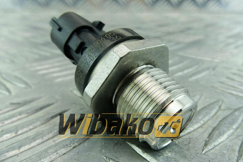 Oil pressure sensor Deutz 04215774 - Sensor para Maquinaria de construcción: foto 1 Oil pressure sensor Deutz 04215774 - Sensor para Maquinaria de construcción: foto 1