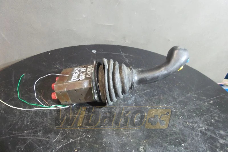 Volvo EC390 - Válvula hidráulica para Maquinaria de construcción: foto 2 Volvo EC390 - Válvula hidráulica para Maquinaria de construcción: foto 2