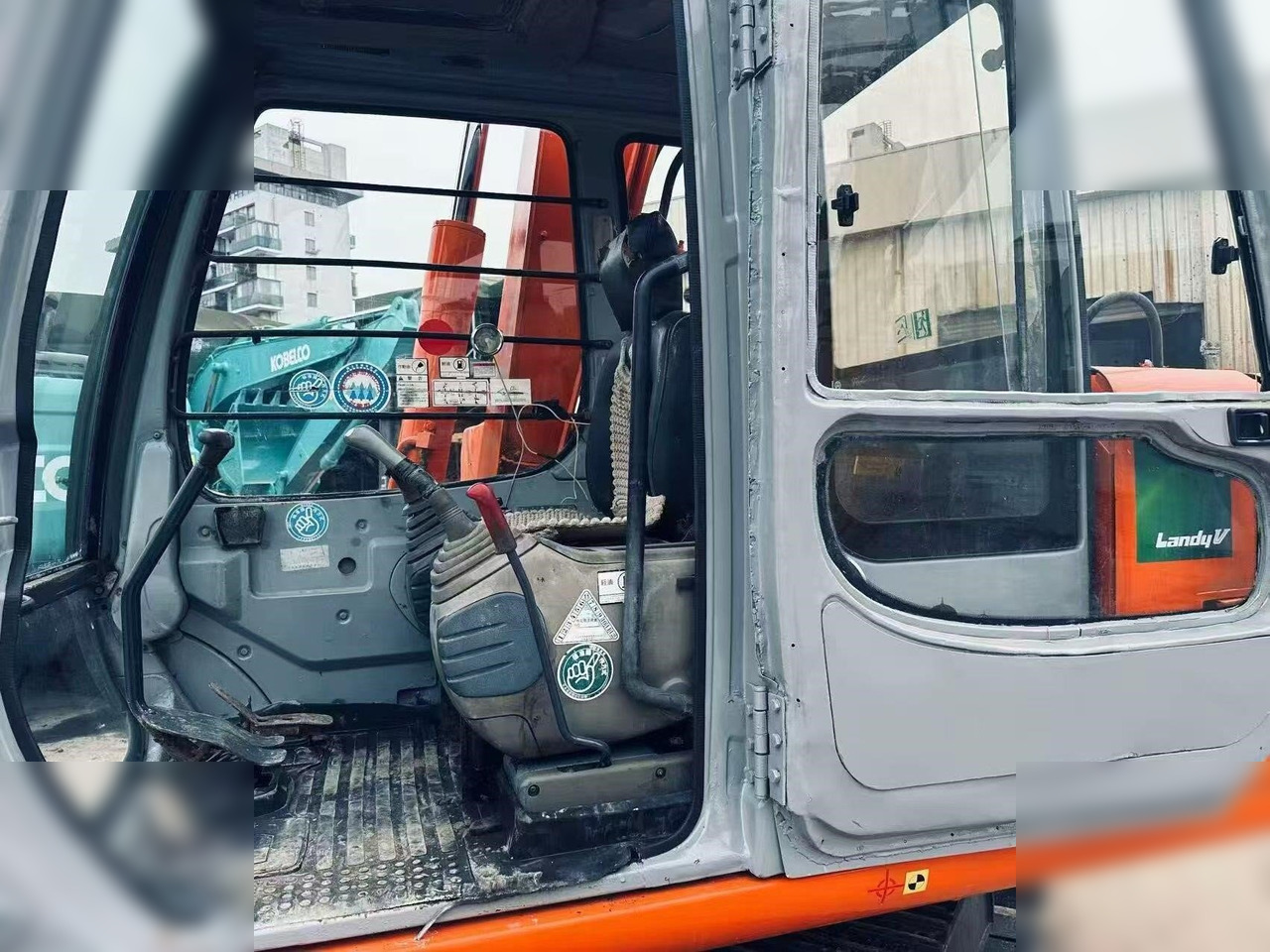 Excavadora de cadenas HITACHI EX60-5: foto 6