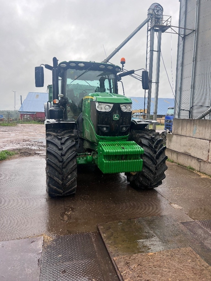 John Deere 6215 R Ultimate - Tractor: foto 2 John Deere 6215 R Ultimate - Tractor: foto 2