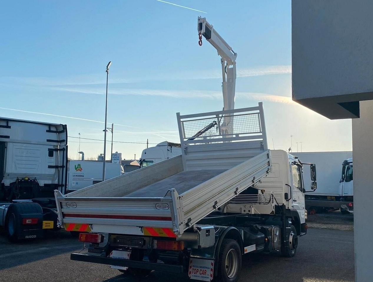 MERCEDES 816 ATEGO CASSONE RIBALTABILE E GRU - Volquete camión, Camión grúa: foto 5 MERCEDES 816 ATEGO CASSONE RIBALTABILE E GRU - Volquete camión, Camión grúa: foto 5