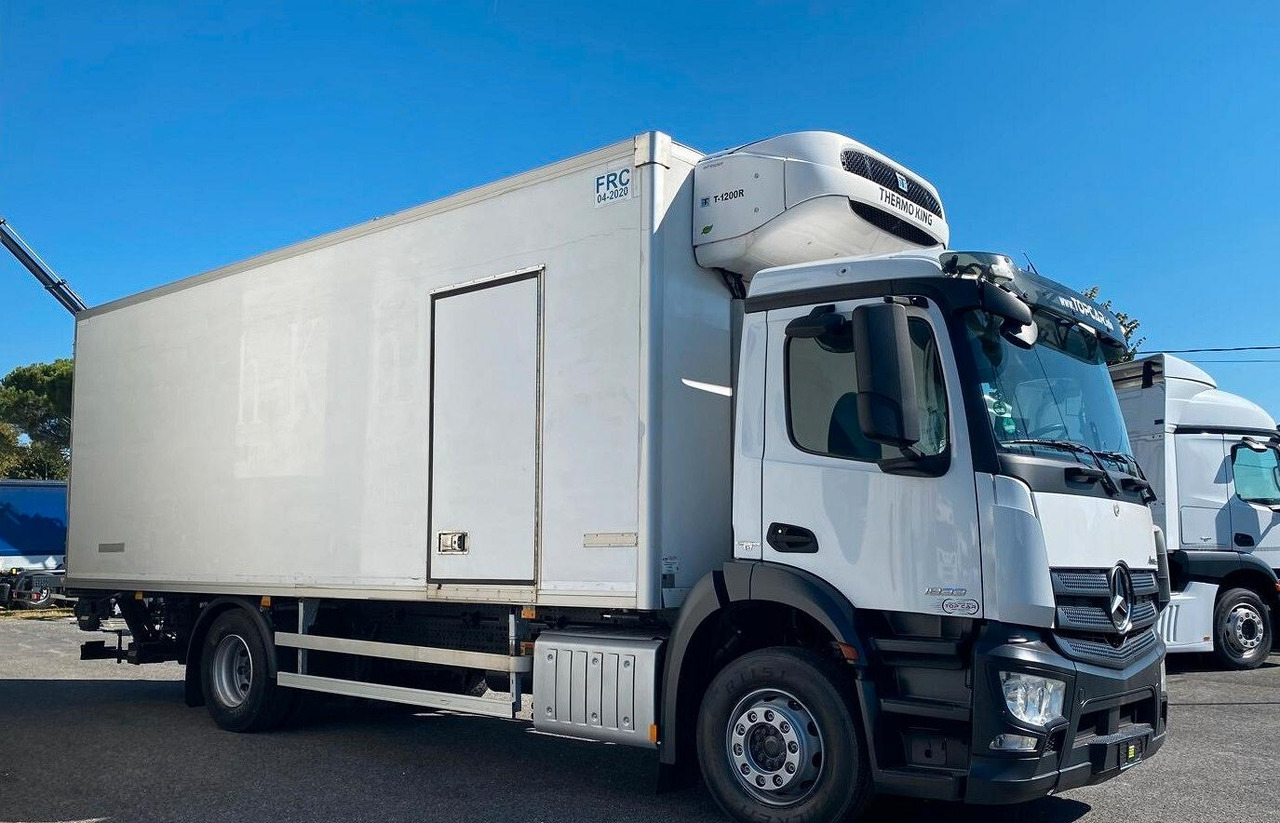 MERCEDES ANTOS 18.33 CASSONE ISOTERMICO E SPONDA - Frigorífico camión: foto 4 MERCEDES ANTOS 18.33 CASSONE ISOTERMICO E SPONDA - Frigorífico camión: foto 4