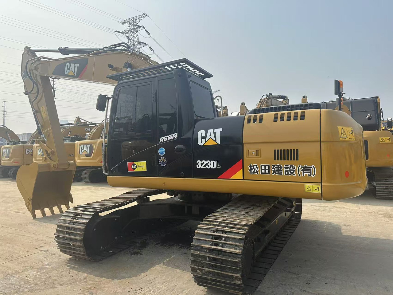 CATERPILLAR Used Digger CAT 323DL Construction Machinery Construction Digger Used CAT 323DL Cheap Excavator - Excavadora de cadenas: foto 1 CATERPILLAR Used Digger CAT 323DL Construction Machinery Construction Digger Used CAT 323DL Cheap Excavator - Excavadora de cadenas: foto 1