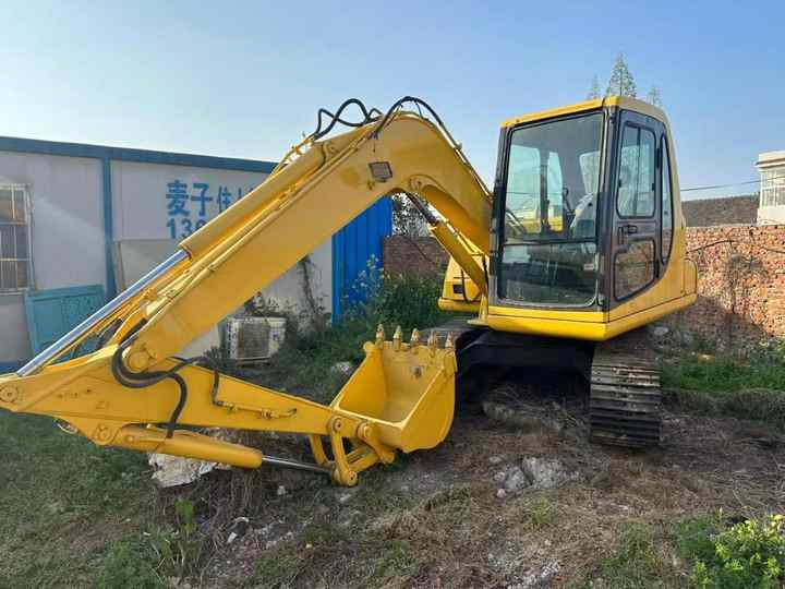 Cheap Used Komatsu PC60-7 Crawler Excavator with High Efficiency Used Heavy Machinery Komatsu P60-7 Digger Cheap for Sale - Excavadora de cadenas: foto 4 Cheap Used Komatsu PC60-7 Crawler Excavator with High Efficiency Used Heavy Machinery Komatsu P60-7 Digger Cheap for Sale - Excavadora de cadenas: foto 4