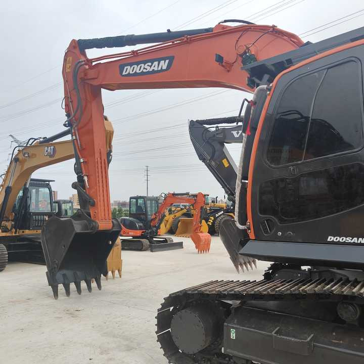 Excavadora de cadenas Used Digger DOOSAN DX300 Construction Machinery Construction Digger Used DOOSAN DX300 Cheap Excavator [ Copy ]: foto 6