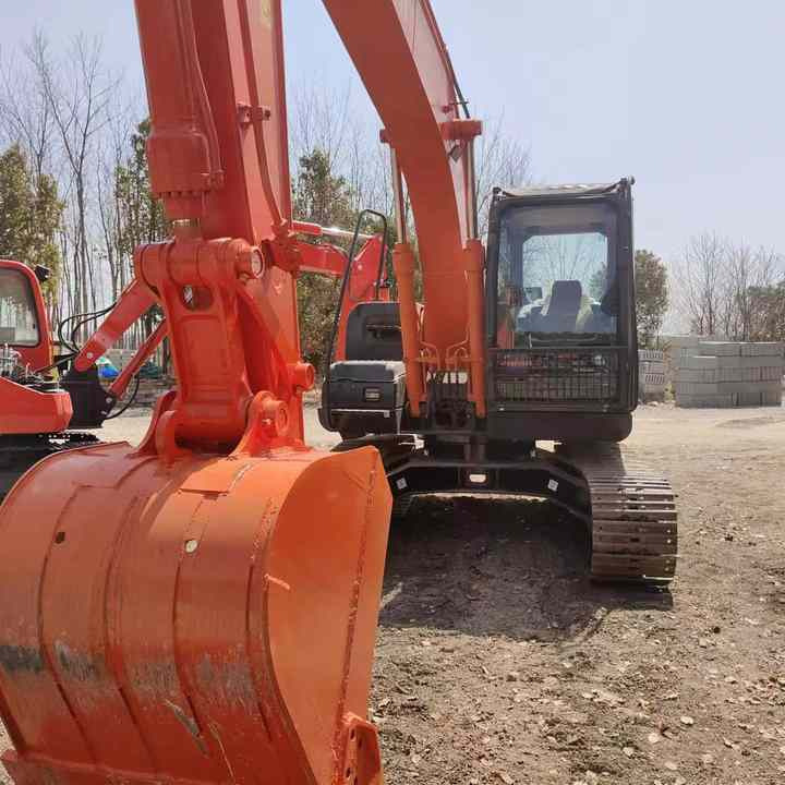 Used Hitachi ZX130 Excavator Japan Made Hitachi Used Excavator Zx120 Zx130 for Sale - Excavadora de cadenas: foto 5 Used Hitachi ZX130 Excavator Japan Made Hitachi Used Excavator Zx120 Zx130 for Sale - Excavadora de cadenas: foto 5