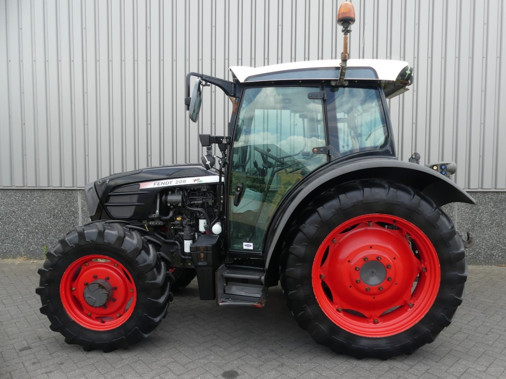 FENDT 209S Vario - Tractor viñedo/ Frutero: foto 2 FENDT 209S Vario - Tractor viñedo/ Frutero: foto 2