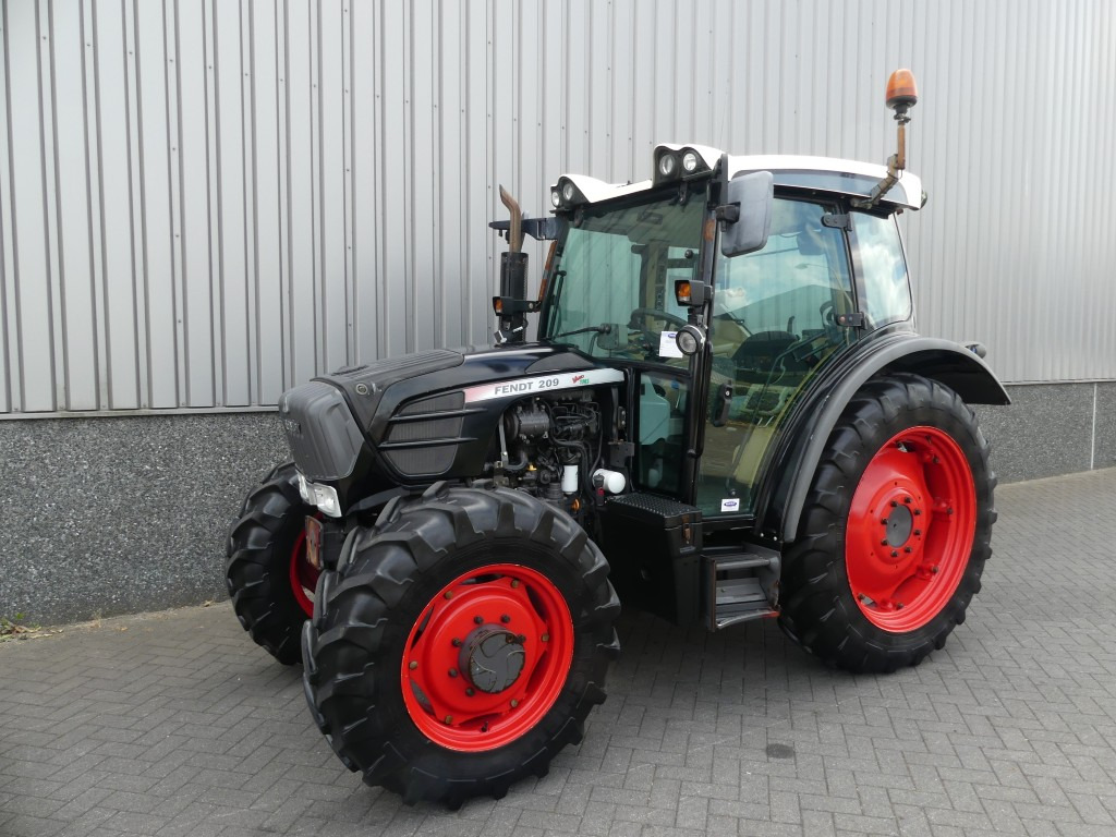 FENDT 209S Vario - Tractor viñedo/ Frutero: foto 1 FENDT 209S Vario - Tractor viñedo/ Frutero: foto 1