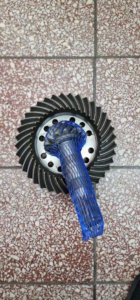 Atak kół wałek koło Deutz Fahr Same Lamborghini 0.900.0085.4 14x37 - Piezas de recambio para Maquinaria agrícola: foto 1 Atak kół wałek koło Deutz Fahr Same Lamborghini 0.900.0085.4 14x37 - Piezas de recambio para Maquinaria agrícola: foto 1