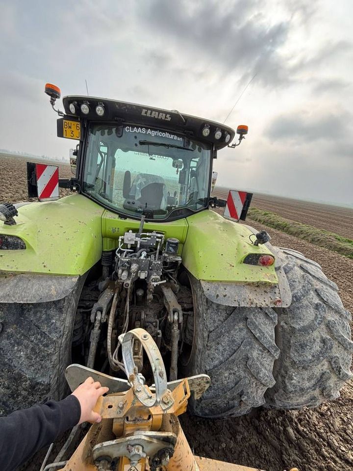 Claas Axion 830 CIS - Tractor: foto 2 Claas Axion 830 CIS - Tractor: foto 2
