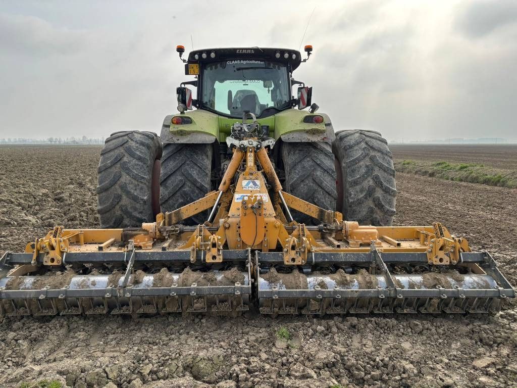 Claas Axion 830 CIS - Tractor: foto 4 Claas Axion 830 CIS - Tractor: foto 4