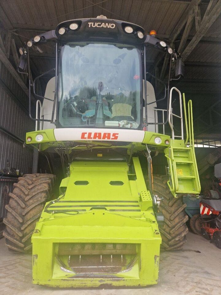 Claas Tucano 430 montana 4 - Cosechadora de granos: foto 1 Claas Tucano 430 montana 4 - Cosechadora de granos: foto 1