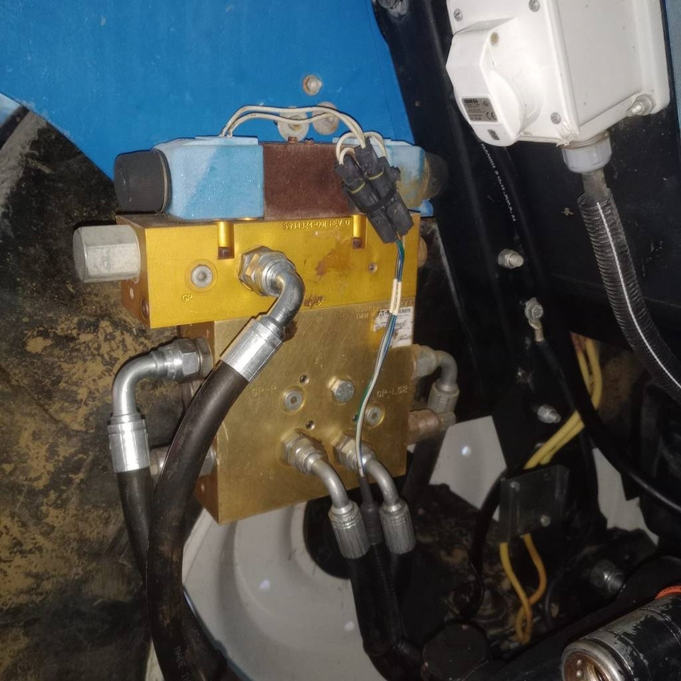 New Holland T 5050 - Tractor: foto 5 New Holland T 5050 - Tractor: foto 5