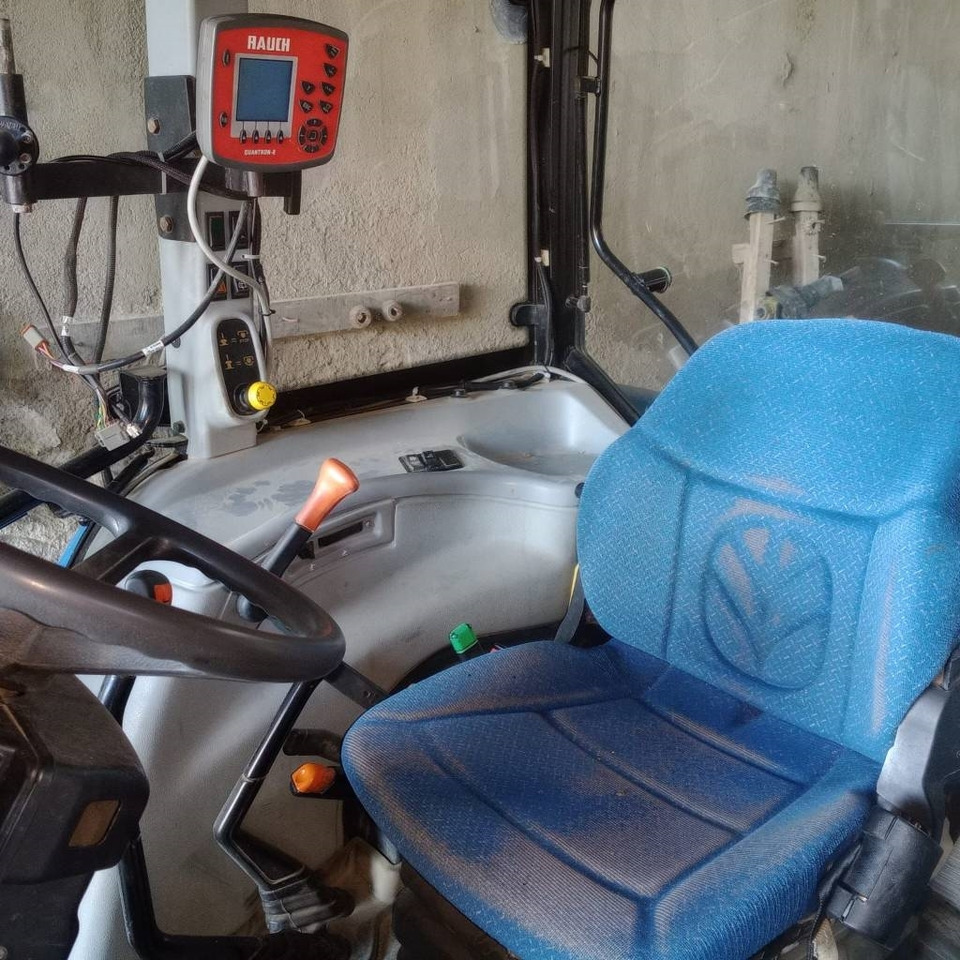 New Holland T 5050 - Tractor: foto 4 New Holland T 5050 - Tractor: foto 4