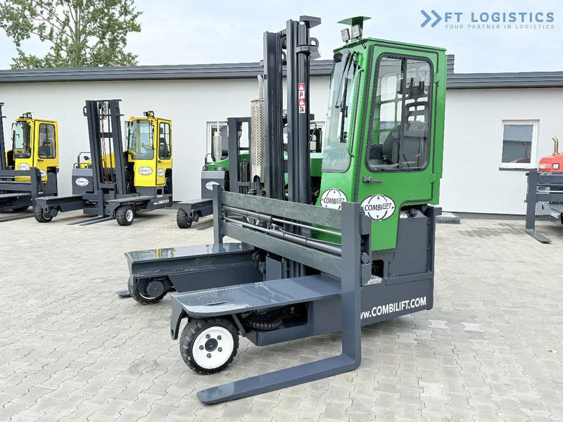 Combilift C3000 / DIESEL / DUPLEX - 4000MM / WIDE FORK POSITIONER 2700MM / FULL HEATED CABIN / ONLY 6905H / CONDITION - LIKE NEW! C3000 / - Carretilla de 4 vías: foto 2 Combilift C3000 / DIESEL / DUPLEX - 4000MM / WIDE FORK POSITIONER 2700MM / FULL HEATED CABIN / ONLY 6905H / CONDITION - LIKE NEW! C3000 / - Carretilla de 4 vías: foto 2