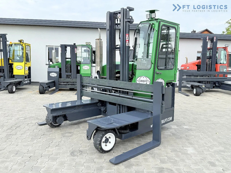 Carretilla de 4 vías Combilift C3000 / DIESEL / DUPLEX - 4000MM / WIDE FORK POSITIONER 2700MM / FULL HEATED CABIN / ONLY 6905H / CONDITION - LIKE NEW! C3000 /: foto 1