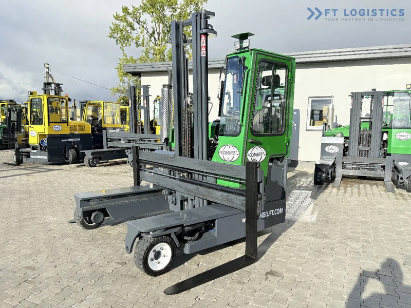 Carretilla de 4 vías Combilift C3000 / DIESEL / DUPLEX 4200MM / FREE LIFT / WIDE FORK POSITIONER / FULL CABIN / EXCELLENT CONDITION / Wide range of four-way an: foto 1
