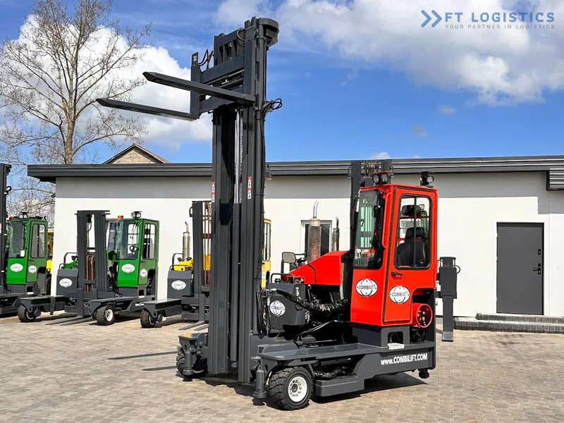 Carretilla de 4 vías Combilift C4000 / TRIPLEX / 9300MM / FREE LIFT / POSITIONER / LPG / CABIN C4000 / TRIPLEX / 9300MM / FREE LIFT / POSITIONER / LPG / CABIN: foto 1