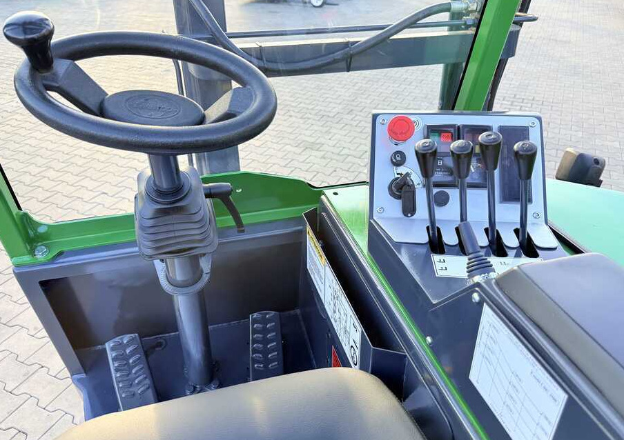 Carretilla de 4 vías Combilift Combilift C2500CB / TRIPLEX / 5500 MM / FULL FREE LIFT / DIESEL / ONLY 3768 HOURS / FORK POSITIONER / SIDE SHIFT / NEW TYRES / LIKE NEW / Wide range of multi-directional and side-loading for: foto 32