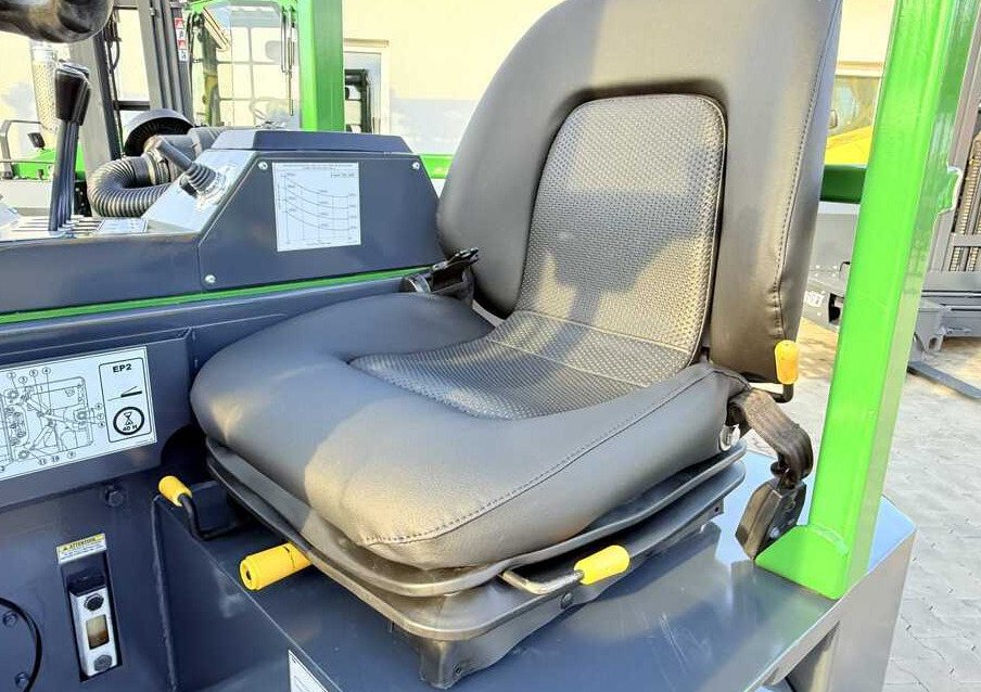 Carretilla de 4 vías Combilift Combilift C2500CB / TRIPLEX / 5500 MM / FULL FREE LIFT / DIESEL / ONLY 3768 HOURS / FORK POSITIONER / SIDE SHIFT / NEW TYRES / LIKE NEW / Wide range of multi-directional and side-loading for: foto 9