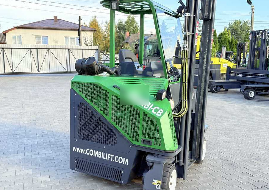 Carretilla de 4 vías Combilift Combilift C2500CB / TRIPLEX / 5500 MM / FULL FREE LIFT / DIESEL / ONLY 3768 HOURS / FORK POSITIONER / SIDE SHIFT / NEW TYRES / LIKE NEW / Wide range of multi-directional and side-loading for: foto 28